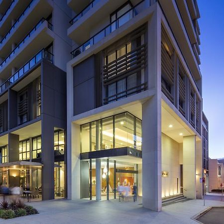 Novotel Newcastle Beach Exteriör bild